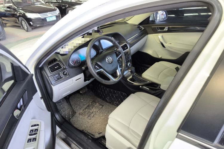 Used Brilliance H530 2012 1.5T Automatic Luxury Edition Left Front Seat