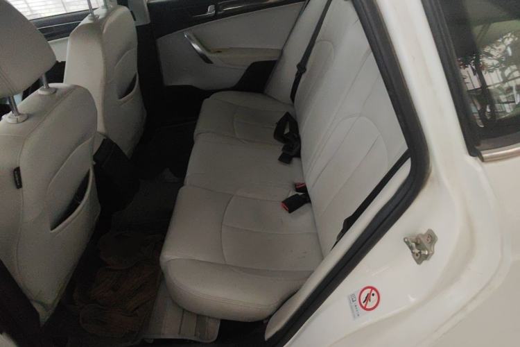 Used Brilliance H530 2012 1.6L Automatic Comfort with Sunroof Left Rear Seat