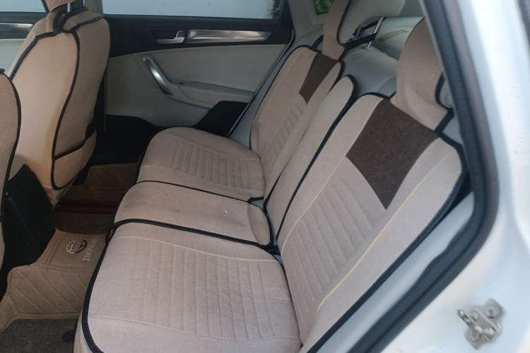 Used Brilliance H530 2012 1.6L Automatic Comfort with Sunroof Left Rear Seat
