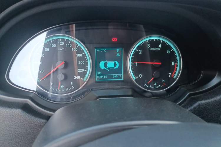 Used Brilliance H530 2012 1.6L Automatic Comfort with Sunroof Odometer Close Up