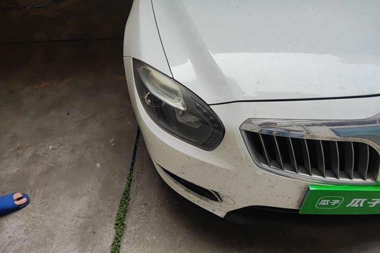Used Brilliance H530 2012 1.6L Automatic Comfort with Sunroof Right Front Headlight