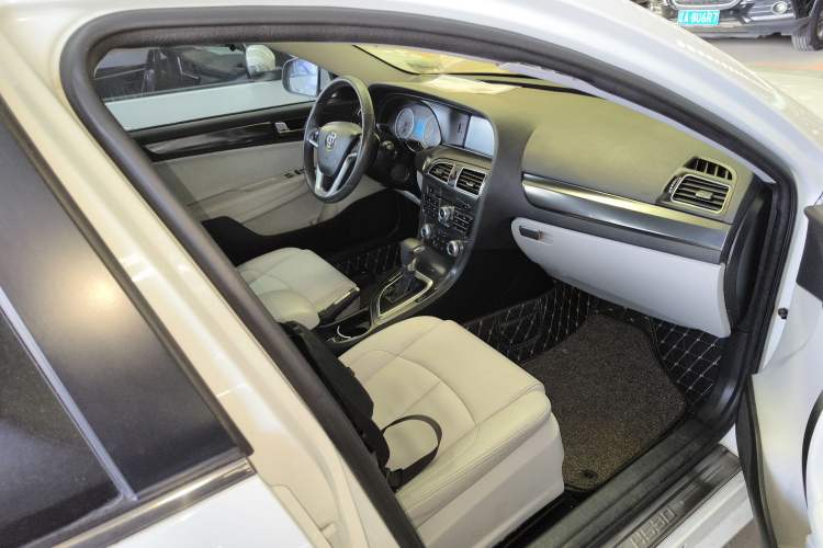 Used Brilliance H530 2012 1.5T Automatic Luxury Edition Right Front Seat