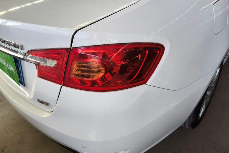 Used Brilliance H530 2012 1.5T Automatic Luxury Edition Right Rear Taillight