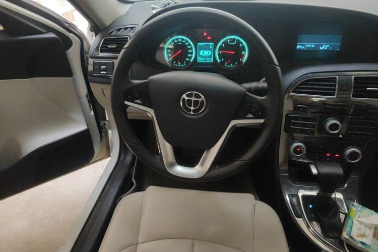 Used Brilliance H530 2012 1.6L Automatic Comfort with Sunroof Steering Wheel