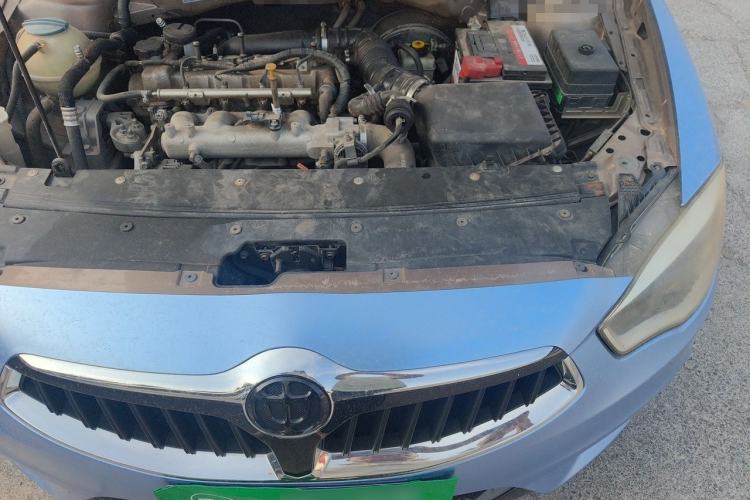 Used Brilliance H530 2014 1.5T Automatic Elite Version Engine Bay Left