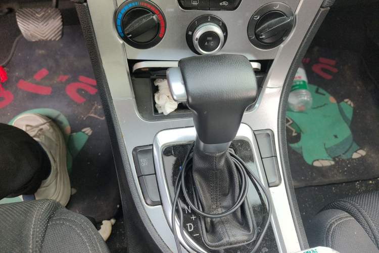 Used Brilliance H530 2014 1.5T Automatic Elite Version Gear Lever