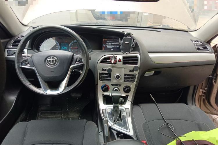 Used Brilliance H530 2014 1.5T Automatic Elite Version Center Console
