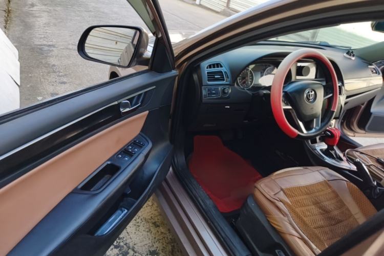 Used Brilliance H530 2014 1.6L Automatic Luxury Model Driver Seat