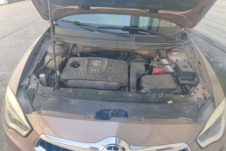 Used Brilliance H530 2014 1.6L Automatic Luxury Model Engine Bay