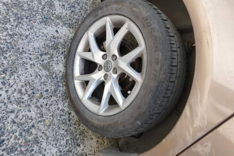 Used Brilliance H530 2014 1.6L Automatic Luxury Model Right Rear Wheel Hub