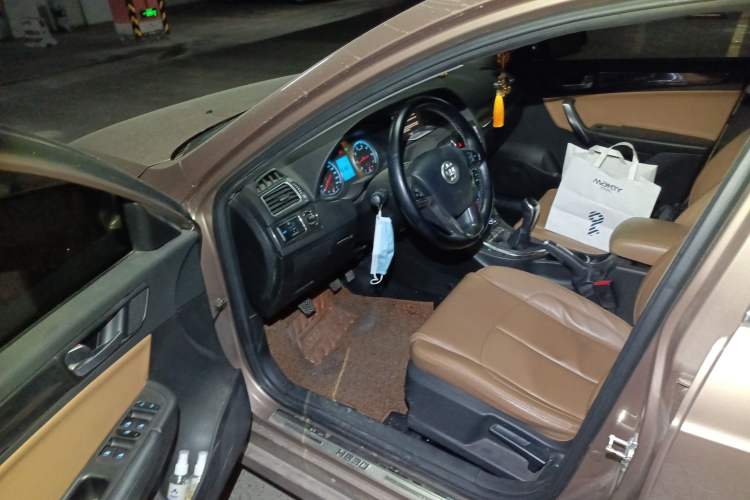 Used Brilliance H530 2014 1.6L Manual Luxury Model Driver Seat
