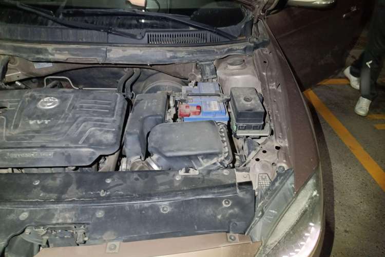 Used Brilliance H530 2014 1.6L Manual Luxury Model Engine Bay Left