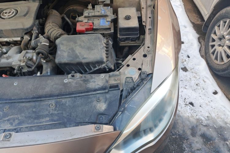 Used Brilliance H530 2014 1.5T Automatic Elite Version Engine Bay Left