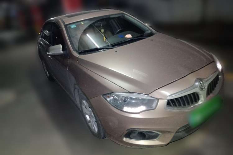 Used Brilliance H530 2014 1.6L Manual Luxury Model Front Right 45 Deg