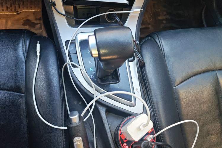 Used Brilliance H530 2014 1.5T Automatic Elite Version Gear Lever