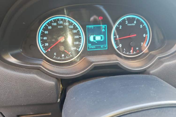 Used Brilliance H530 2014 1.5T Automatic Elite Version Odometer Close Up