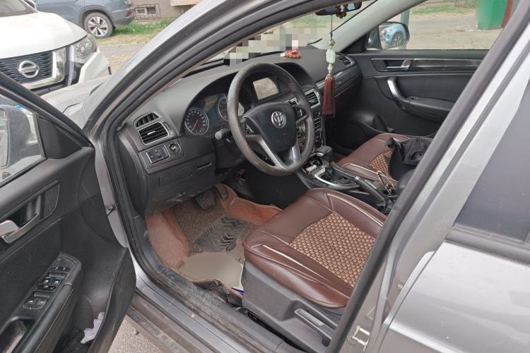 Used Brilliance H530 2014 1.6L Automatic Comfort Model Driver Seat