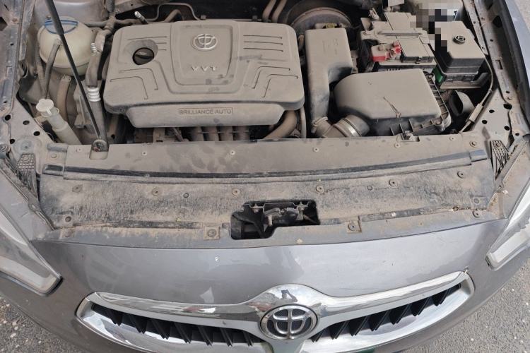 Used Brilliance H530 2014 1.6L Automatic Comfort Model Engine Bay