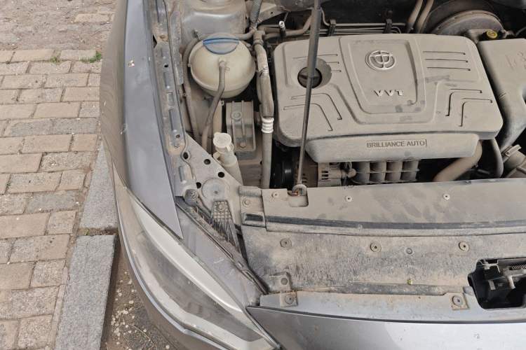 Used Brilliance H530 2014 1.6L Automatic Comfort Model Engine Bay Right