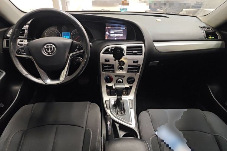 Used Brilliance H530 2014 1.5T Automatic Elite Version Center Console