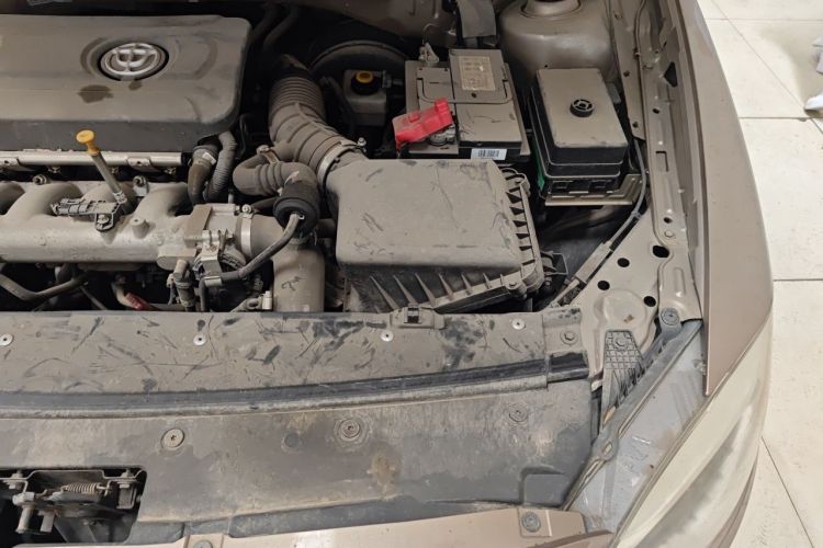 Used Brilliance H530 2014 1.5T Automatic Elite Version Engine Bay Left