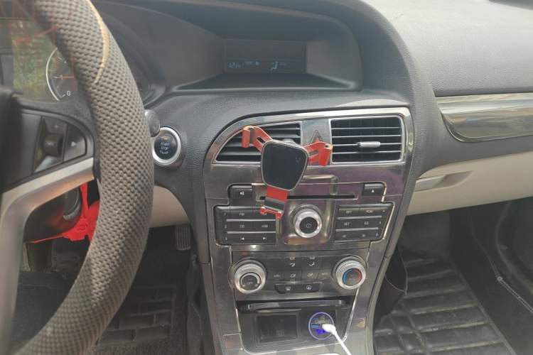 Used Brilliance H530 2014 1.6L Manual Luxury Model Audio And AC Panel