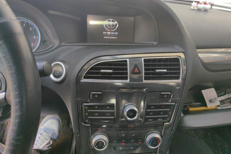 Used Brilliance H530 2014 1.6L Manual Luxury Model Audio And AC Panel