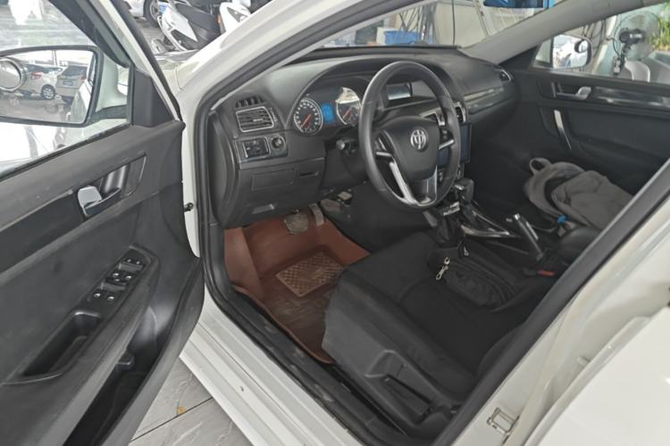 Used Brilliance H530 2014 1.6L Automatic Comfort Model Driver Seat
