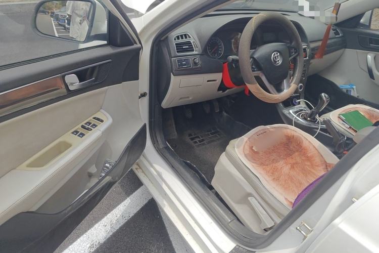 Used Brilliance H530 2014 1.6L Manual Luxury Model Driver Seat