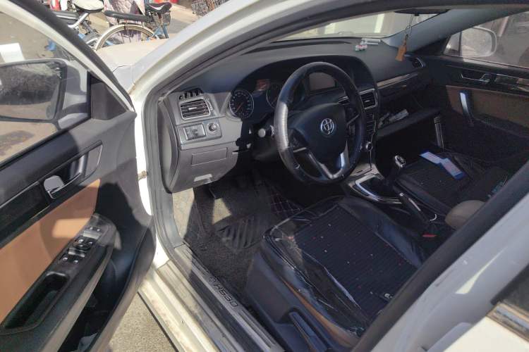 Used Brilliance H530 2014 1.6L Manual Luxury Model Driver Seat