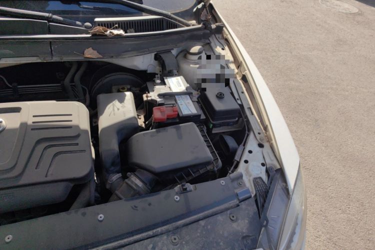Used Brilliance H530 2014 1.6L Manual Luxury Model Engine Bay Left