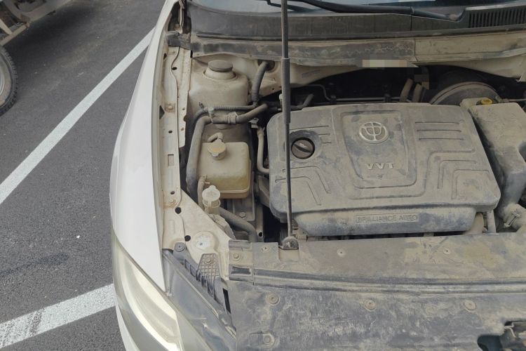 Used Brilliance H530 2014 1.6L Manual Luxury Model Engine Bay Right