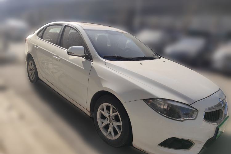 Used Brilliance H530 2014 1.6L Manual Luxury Model Front Right 45 Deg