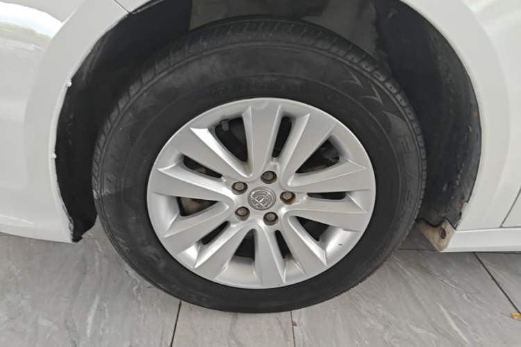 Used Brilliance H530 2014 1.6L Automatic Comfort Model Left Front Wheel Hub