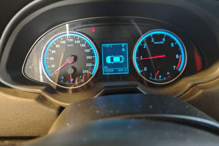 Used Brilliance H530 2014 1.6L Automatic Comfort Model Odometer Close Up