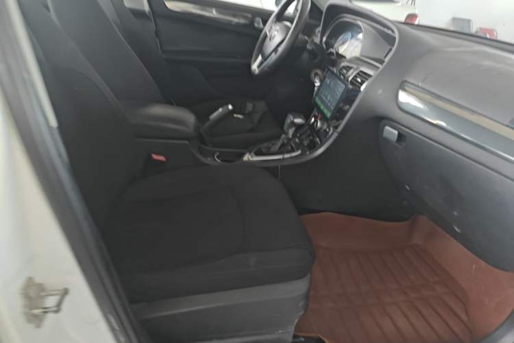 Used Brilliance H530 2014 1.6L Automatic Comfort Model Right Front Seat