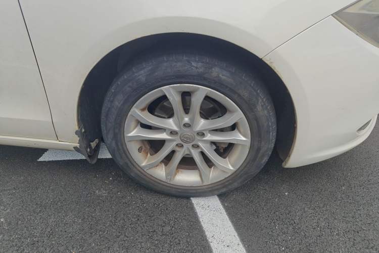 Used Brilliance H530 2014 1.6L Manual Luxury Model Right Front Wheel Hub