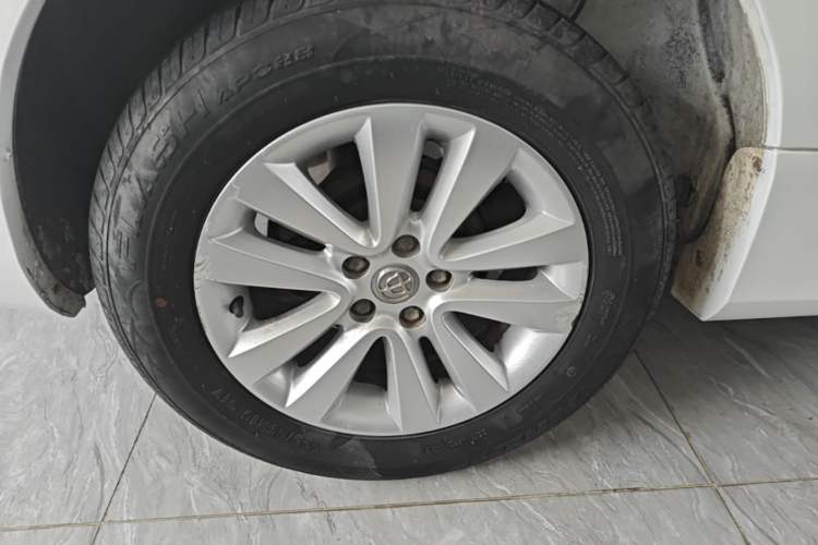Used Brilliance H530 2014 1.6L Automatic Comfort Model Right Rear Wheel Hub