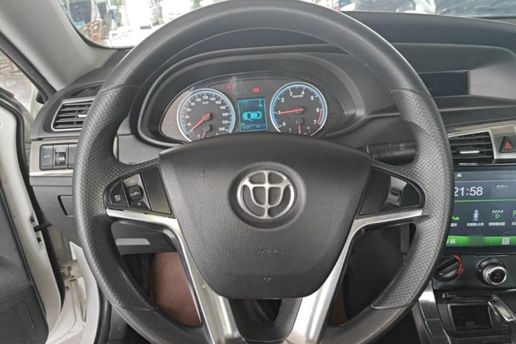 Used Brilliance H530 2014 1.6L Automatic Comfort Model Steering Wheel