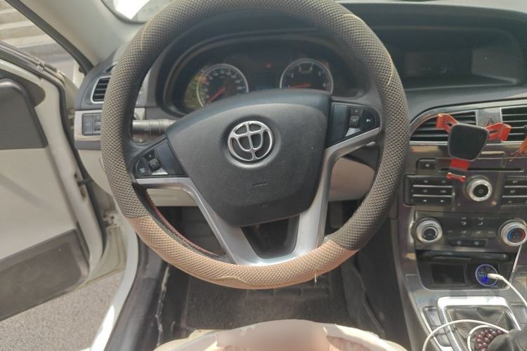 Used Brilliance H530 2014 1.6L Manual Luxury Model Steering Wheel