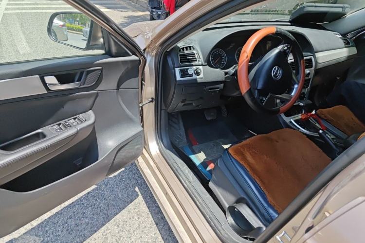 Used Brilliance H530 2014 1.5T Automatic Elite Version Driver Seat