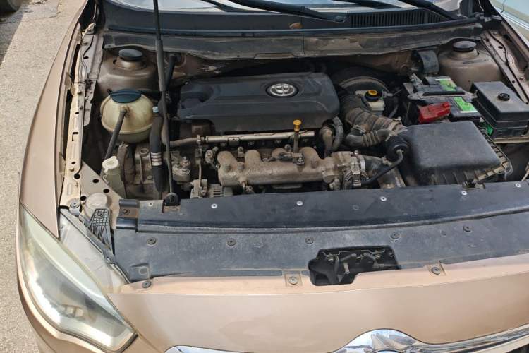 Used Brilliance H530 2014 1.5T Automatic Elite Version Engine Bay Right