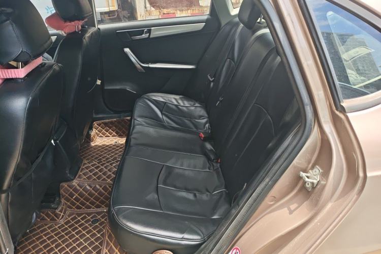 Used Brilliance H530 2014 1.5T Automatic Elite Version Left Rear Seat