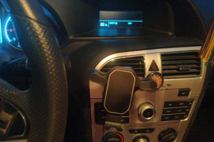 Used Brilliance H530 2017 1.6L Automatic Comfort Model Audio And AC Panel