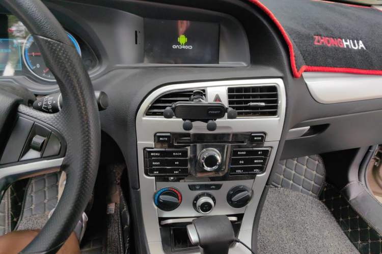 Used Brilliance H530 2017 1.6L Automatic Comfort Model Audio And AC Panel