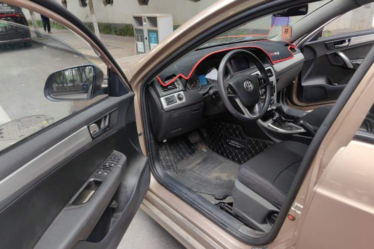 Used Brilliance H530 2017 1.6L Automatic Comfort Model Driver Seat