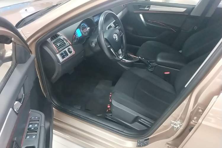 Used Brilliance H530 2017 1.6L Automatic Comfort Model Driver Seat