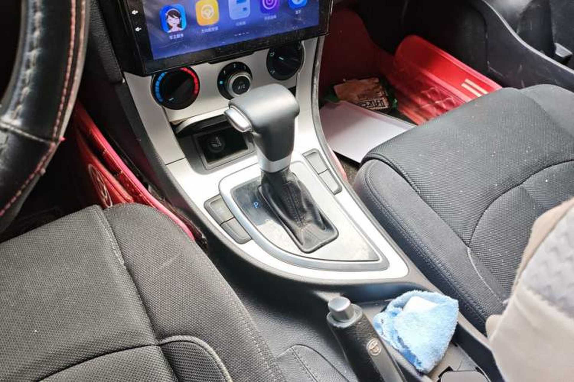 Used Brilliance H530 2017 1.6L Automatic Comfort Model Gear Lever