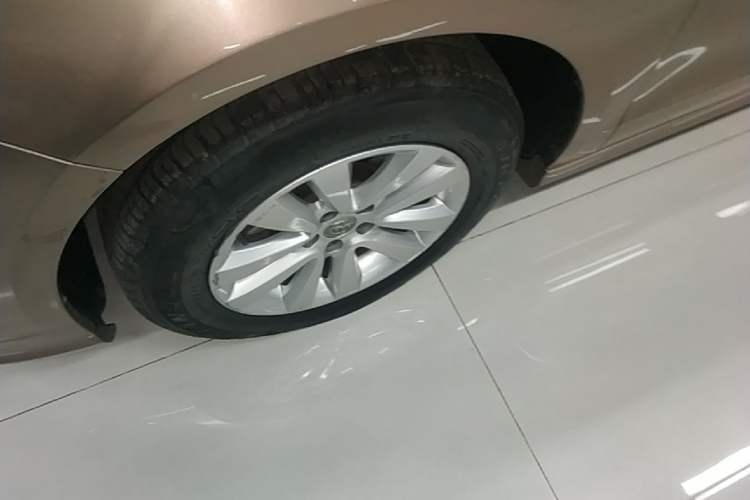Used Brilliance H530 2017 1.6L Automatic Comfort Model Left Front Wheel Hub