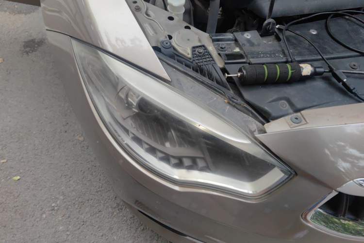 Used Brilliance H530 2017 1.6L Automatic Comfort Model Right Front Headlight